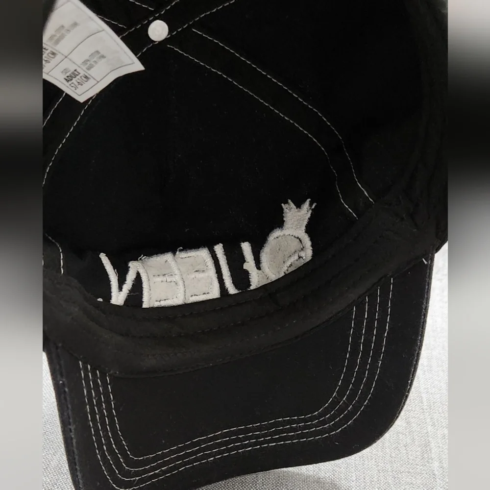 Disney Parks Queen Of Hearts Curved Bill Adjustable Hat.